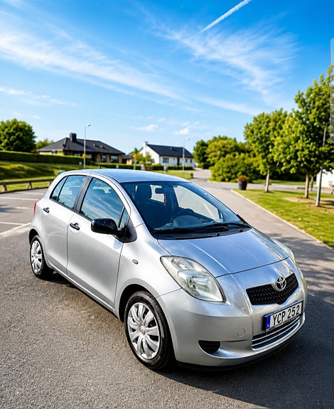 Toyota Yaris 4 of 8