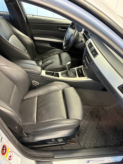 BMW 325i 5 of 9