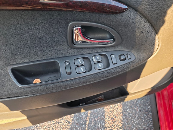 Volvo V40 5 of 6