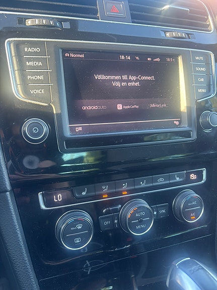 Volkswagen Golf VII 13 of 13
