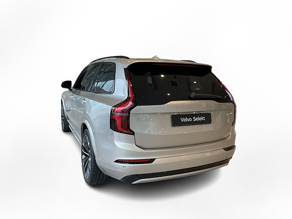 Volvo XC90 7 of 24