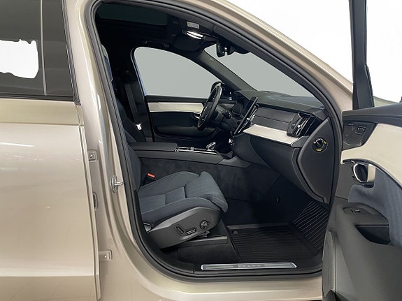 Volvo XC90 21 of 24