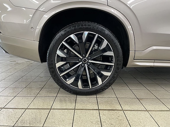 Volvo XC90 23 of 24