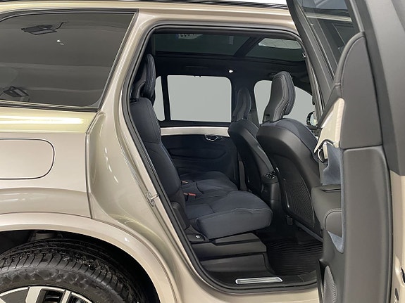 Volvo XC90 22 of 24