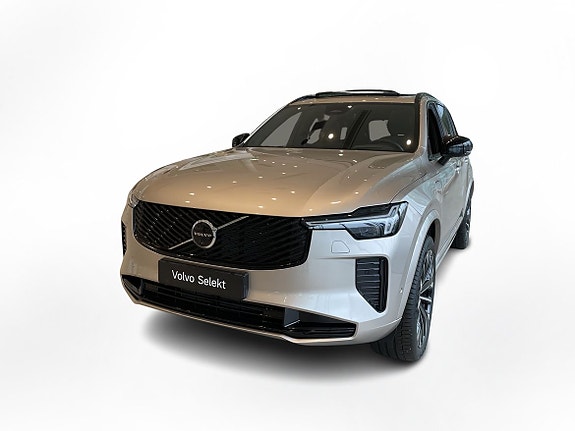 Volvo XC90 2 of 24