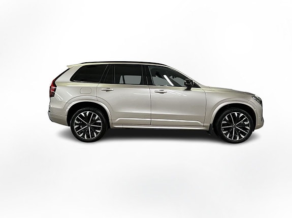Volvo XC90 14 of 24