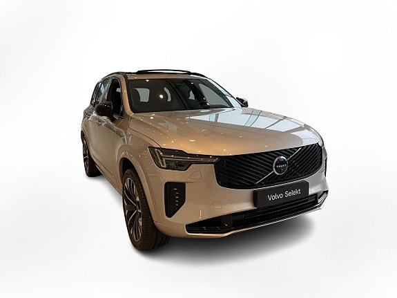 Volvo XC90 15 of 24