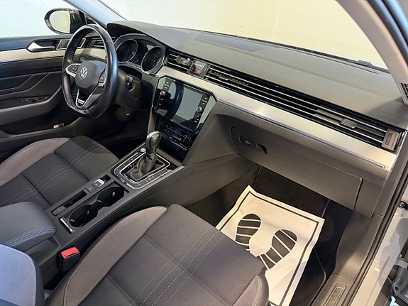 Volkswagen Passat Alltrack 10 of 20