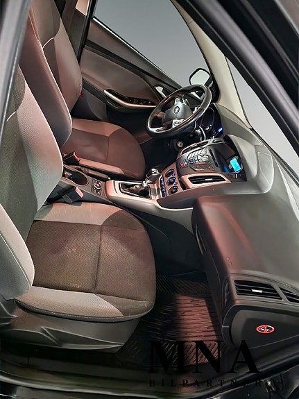 Ford Focus 12 of 13