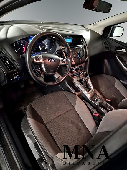 Ford Focus 9 of 13