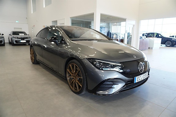 Mercedes-Benz EQE350 4 of 16