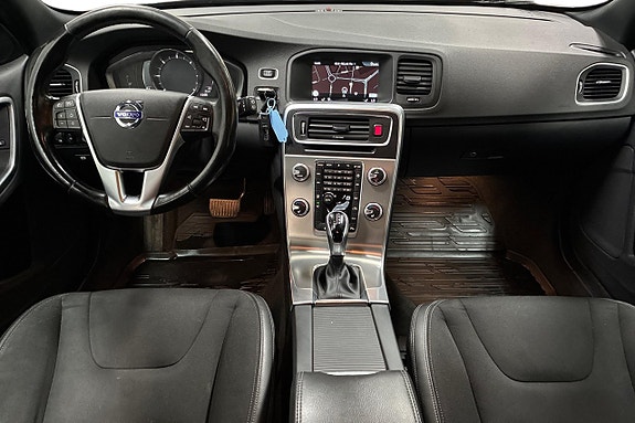 Volvo V60 Cross Country 12 of 28