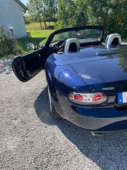 Mazda MX-5 3 of 4