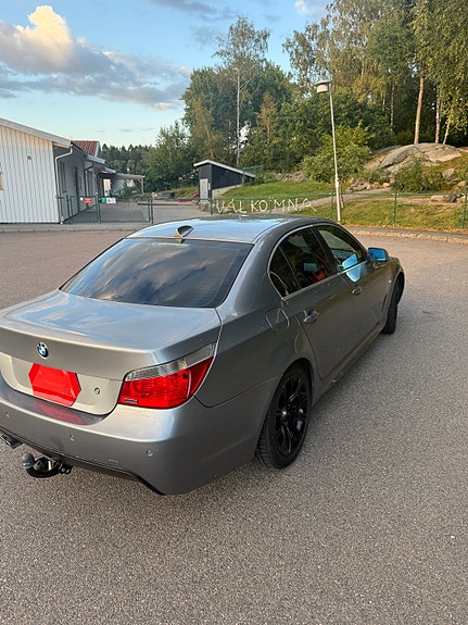 BMW 525i 5 of 9
