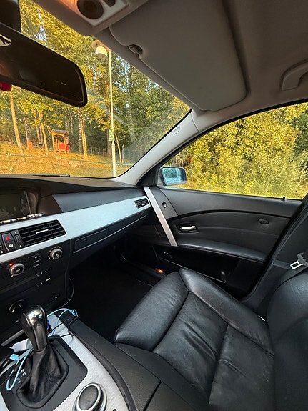 BMW 525i 9 of 9