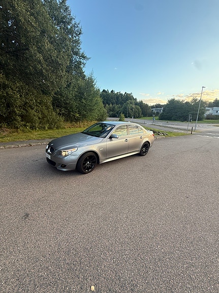 BMW 525i 3 of 9