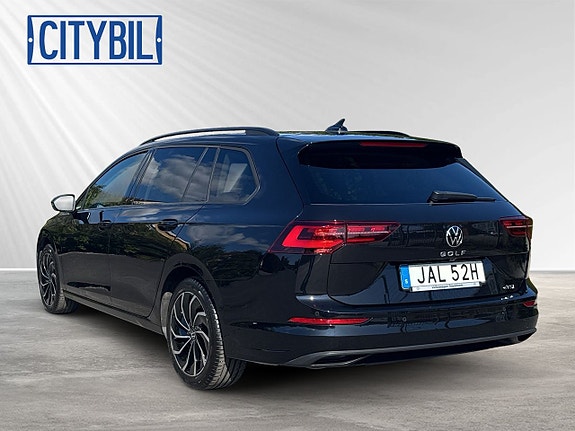 Volkswagen Golf VIII 3 of 30