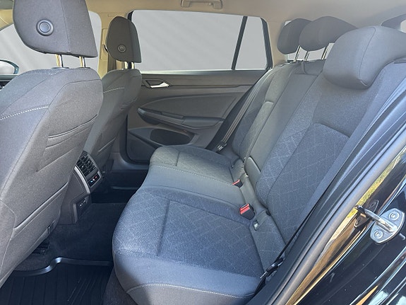 Volkswagen Golf VIII 17 of 30