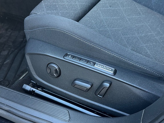 Volkswagen Golf VIII 19 of 30