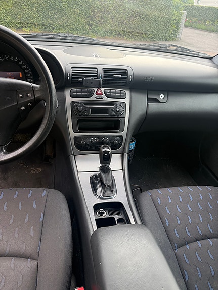 Mercedes-Benz C200 13 of 13