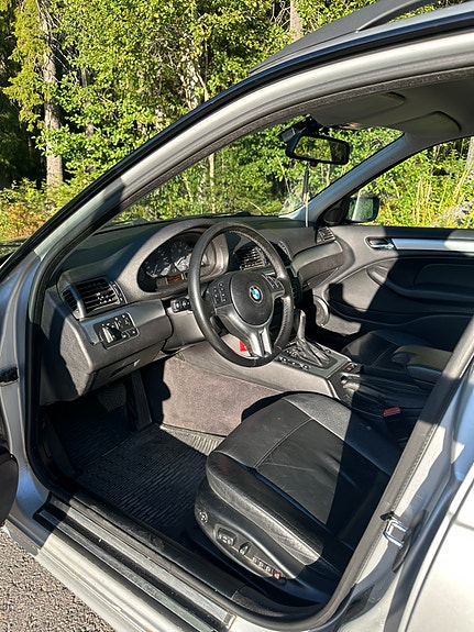 BMW 330Xi 8 of 20
