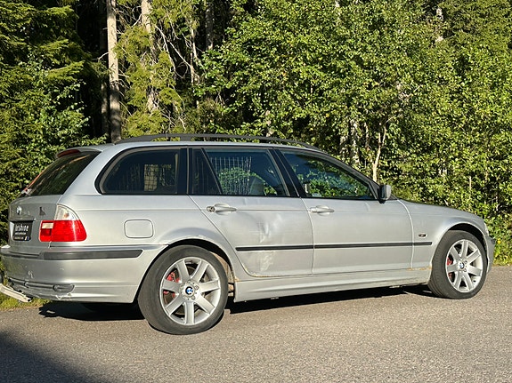 BMW 330Xi 4 of 20