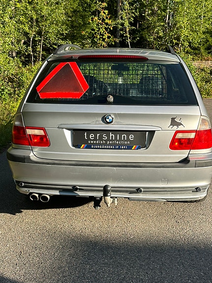 BMW 330Xi 3 of 20