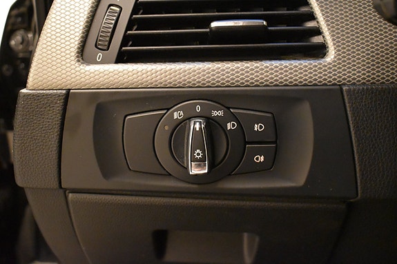BMW 325i 16 of 26