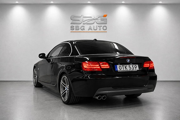 BMW 325i 4 of 26