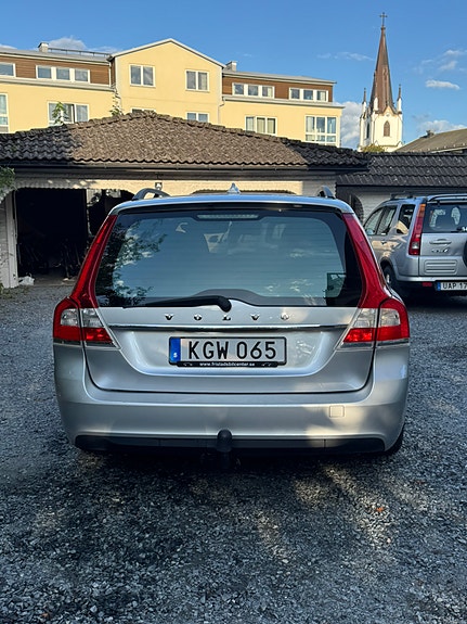 Volvo V70 8 of 10