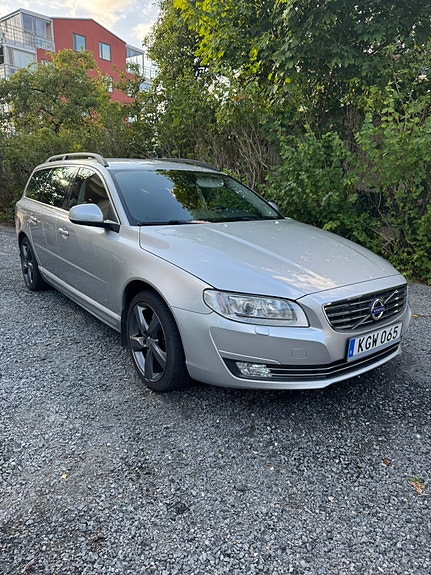 Volvo V70 2 of 10