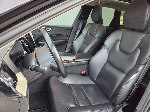 Volvo XC60 17 of 25