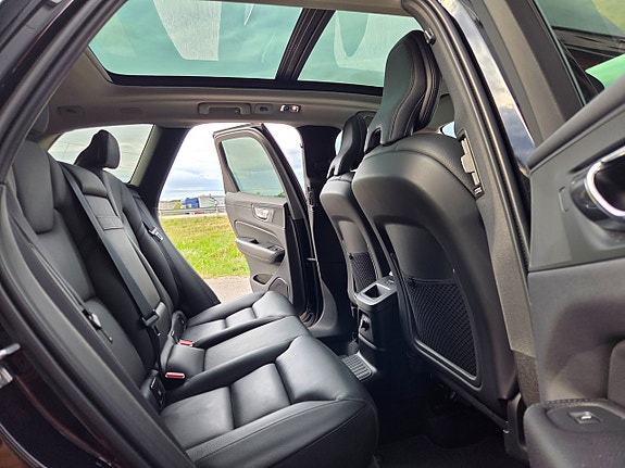 Volvo XC60 15 of 25