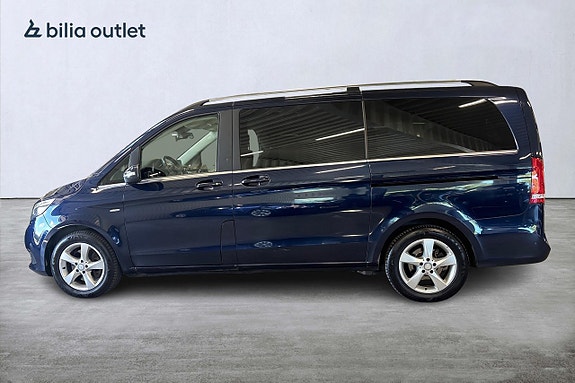 Mercedes-Benz V250 9 of 25
