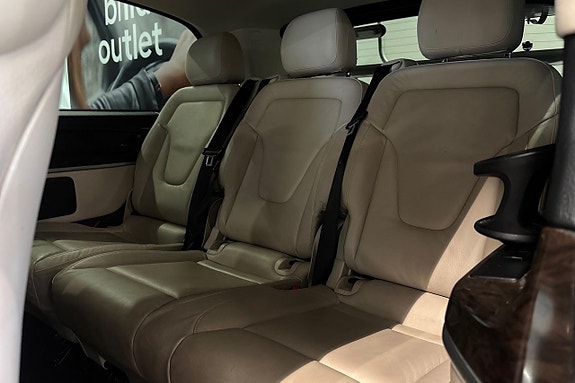 Mercedes-Benz V250 15 of 25