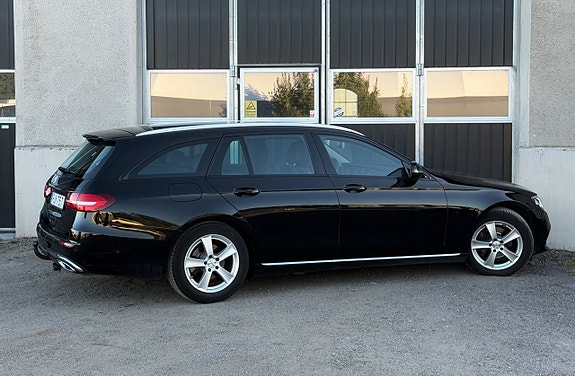 Mercedes-Benz E220 d 3 of 13