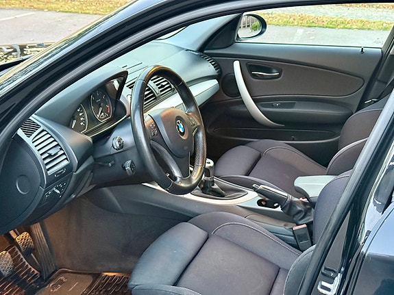 BMW 118d 11 of 17