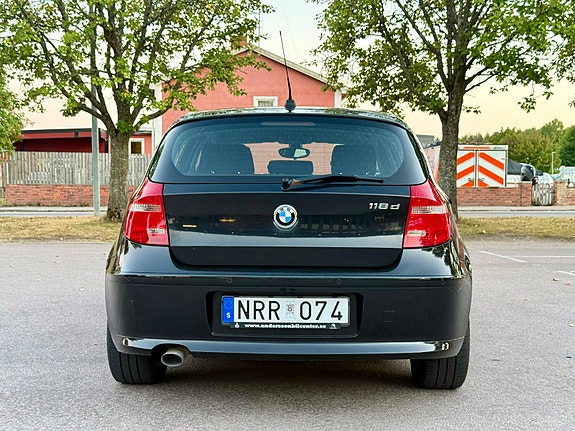 BMW 118d 6 of 17