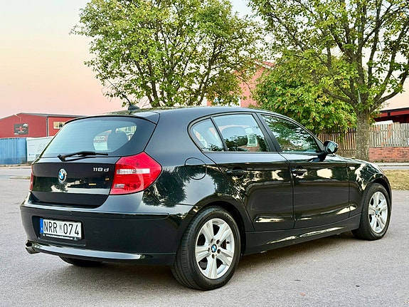 BMW 118d 3 of 17