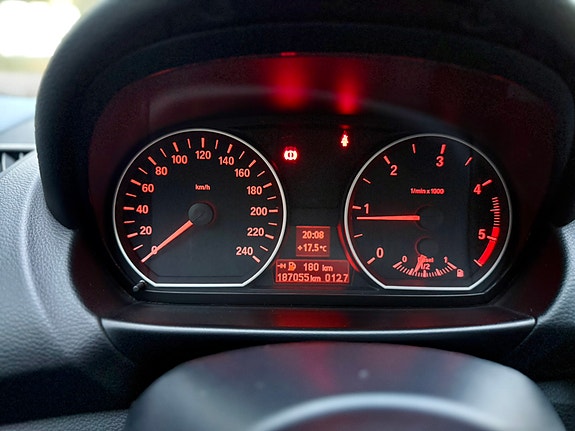 BMW 118d 16 of 17