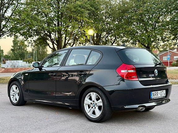BMW 118d 4 of 17