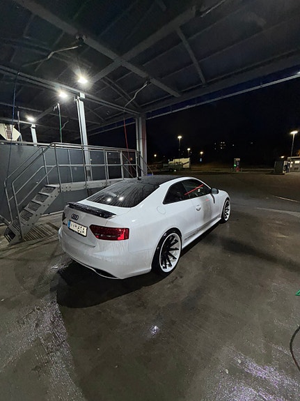 Audi RS5 8 of 16