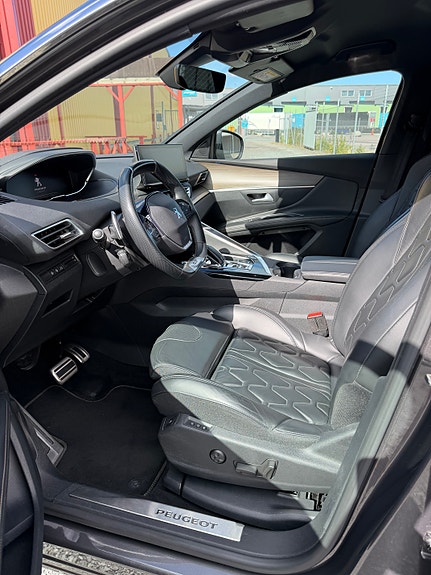Peugeot 5008 14 of 21