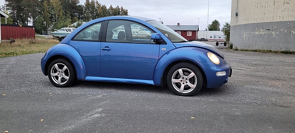 Volkswagen New Beetle 5 of 6