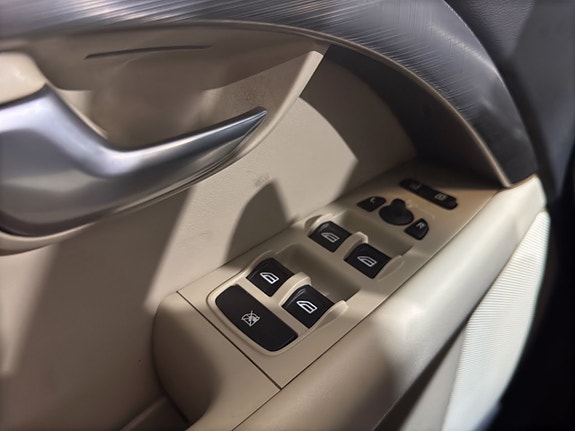 Volvo V70 15 of 26