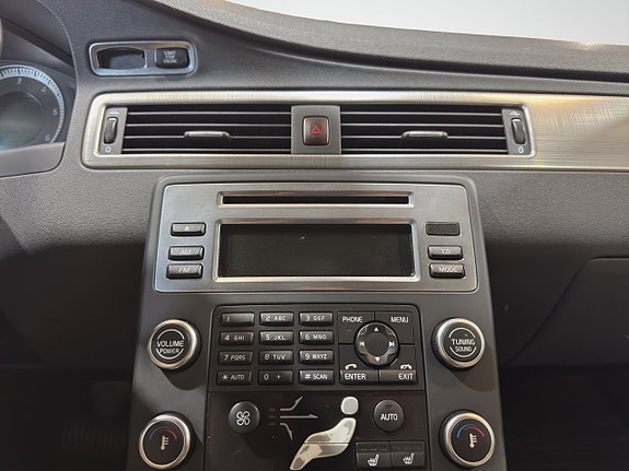 Volvo V70 14 of 26