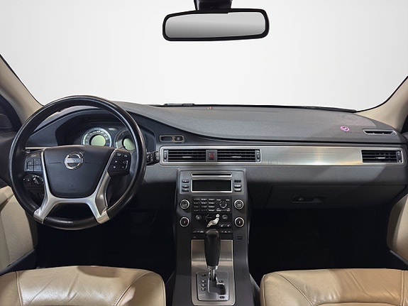 Volvo V70 20 of 26