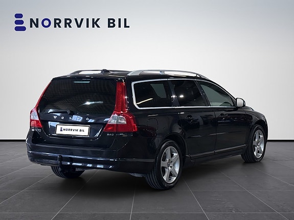 Volvo V70 7 of 26