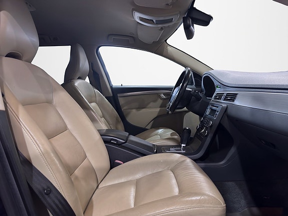 Volvo V70 18 of 26