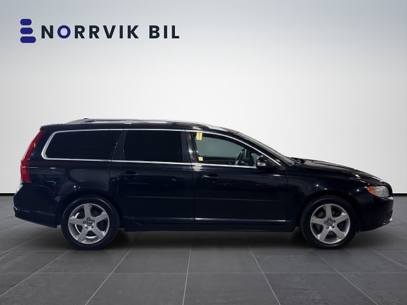 Volvo V70 3 of 26